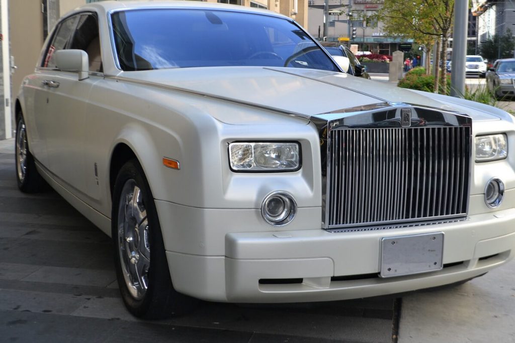 ¿Cómo determinar el precio de venta de un coche?