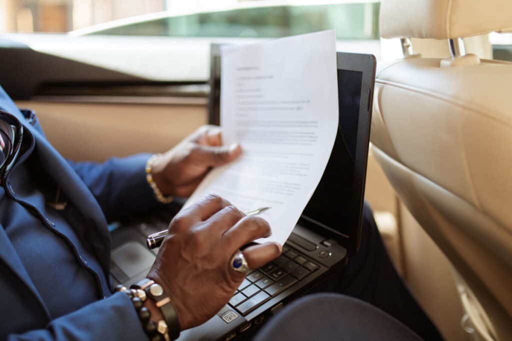 ¿Qué establece la Ley de Garantías en la compraventa de coches usados?